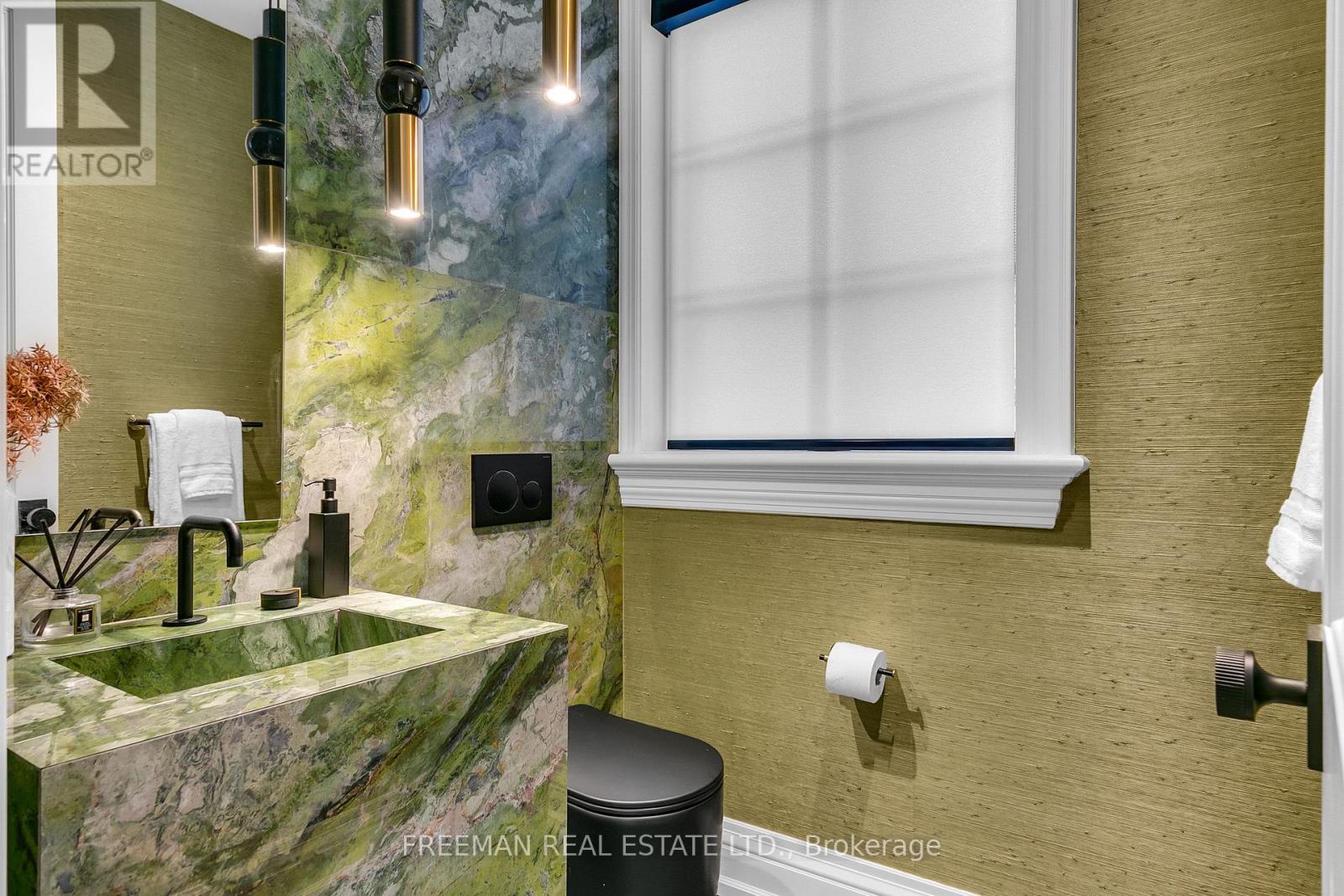 34 Tranby Avenue, Toronto, Ontario  M5R 1N5 - Photo 18 - C12555462