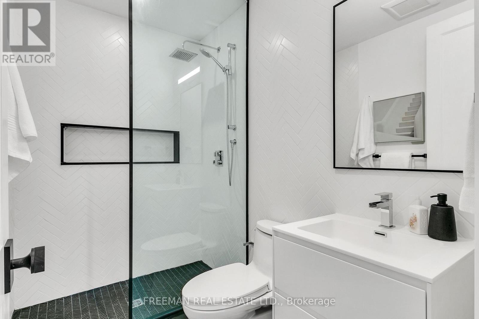 34 Tranby Avenue, Toronto, Ontario  M5R 1N5 - Photo 25 - C12555462