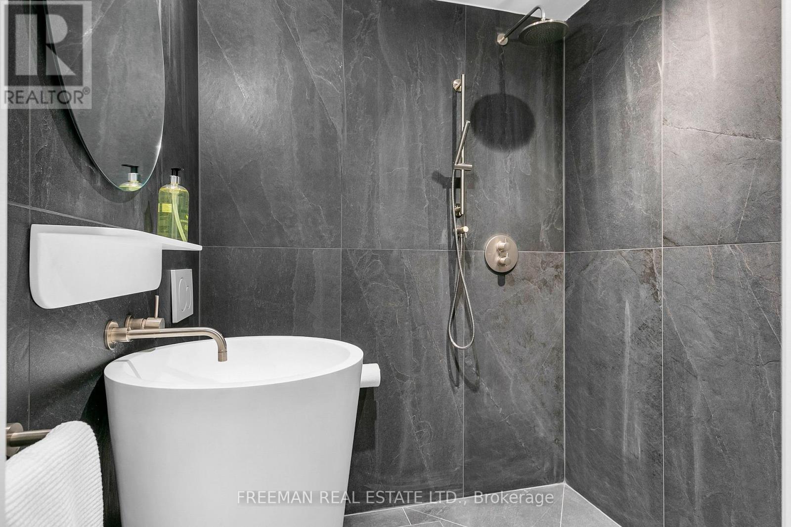 34 Tranby Avenue, Toronto, Ontario  M5R 1N5 - Photo 37 - C12555462