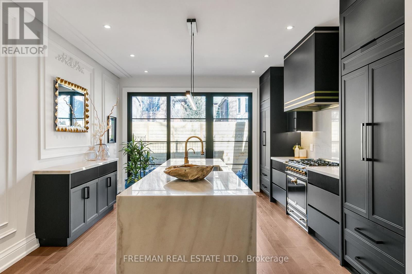 34 Tranby Avenue, Toronto, Ontario  M5R 1N5 - Photo 9 - C12555462