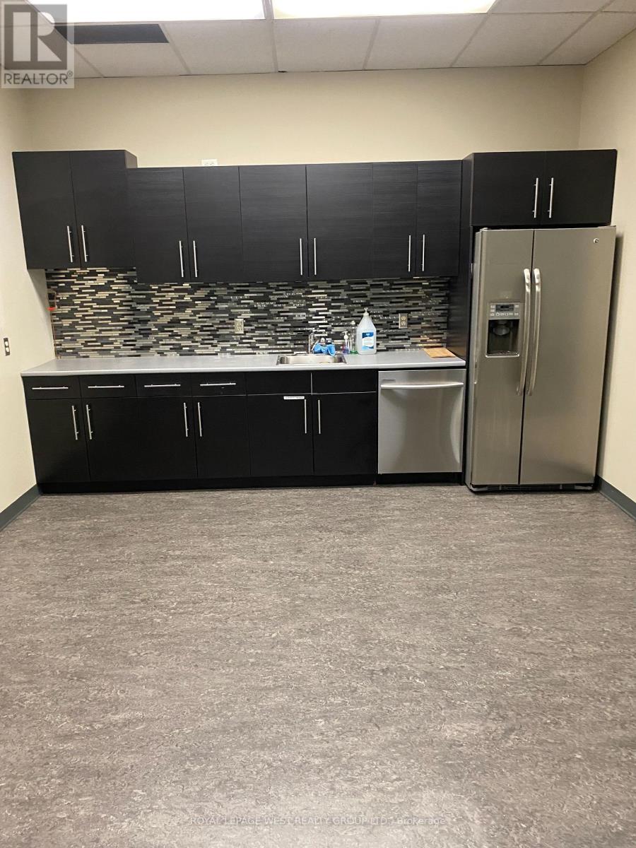 200 - 5230 Dundas Street W, Toronto, Ontario M9B 1A8 - Photo 9 - W12069294