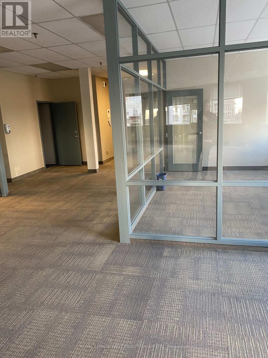 200 - 5230 Dundas Street W, Toronto, Ontario M9B 1A8 - Photo 8 - W12069294