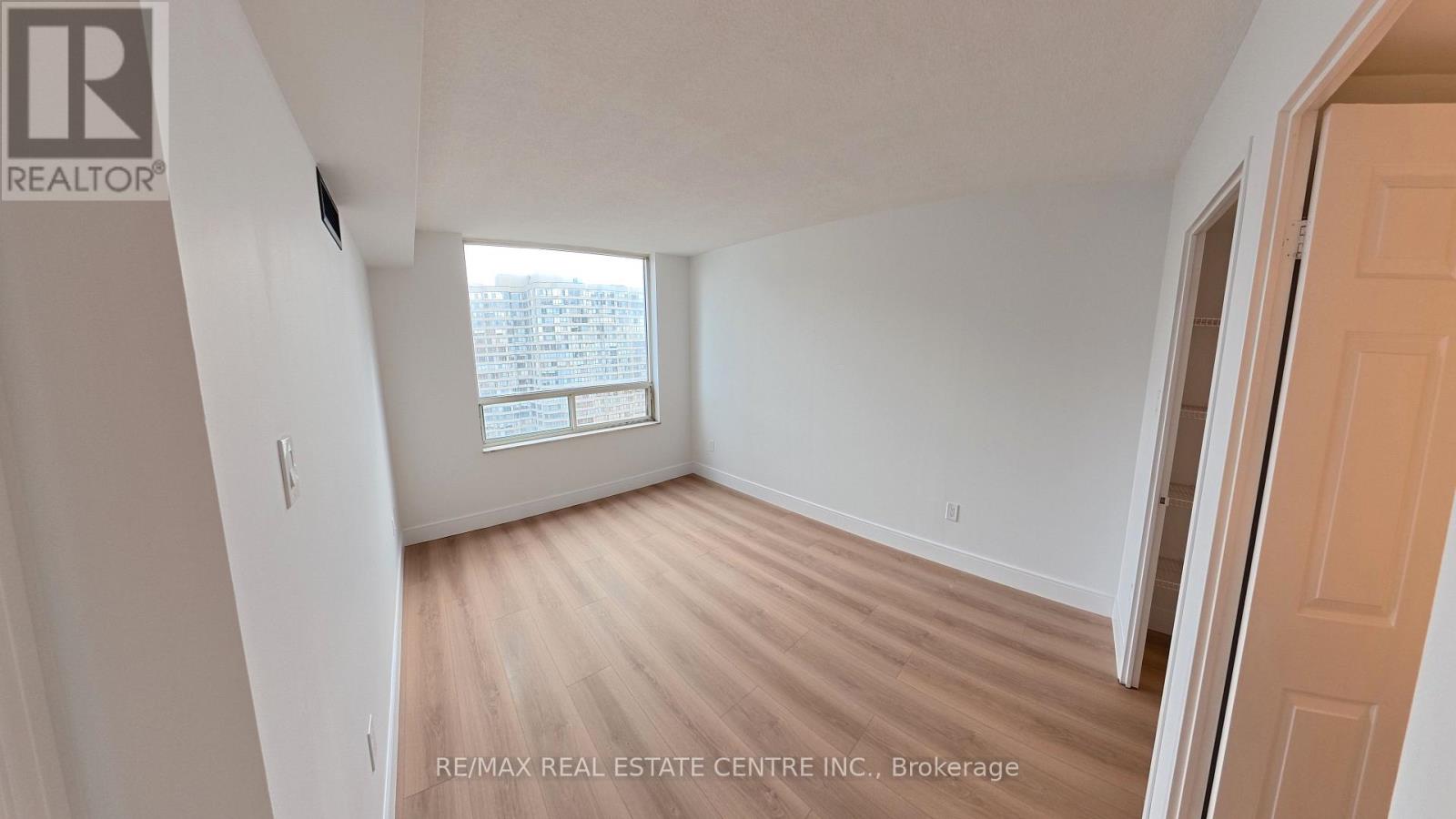 1812 - 265 Enfield Place, Mississauga, Ontario  L5B 3Y6 - Photo 31 - W12553420