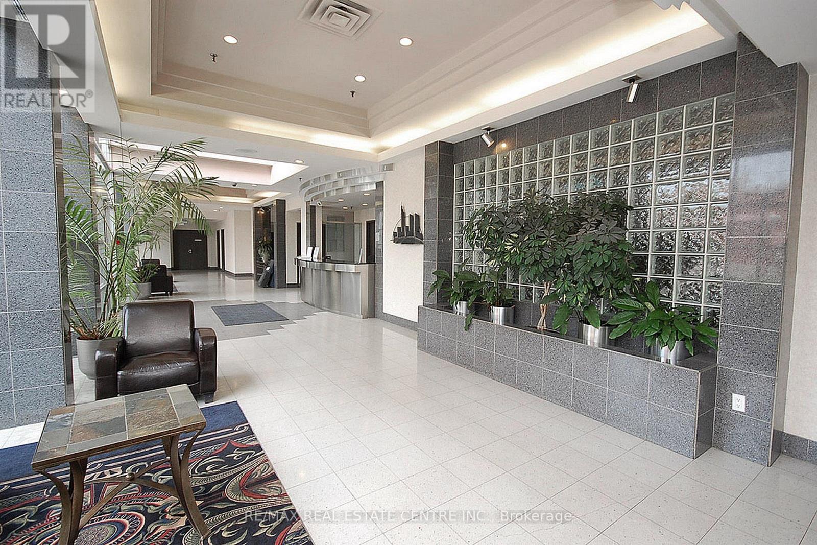 1812 - 265 Enfield Place, Mississauga, Ontario  L5B 3Y6 - Photo 14 - W12553420