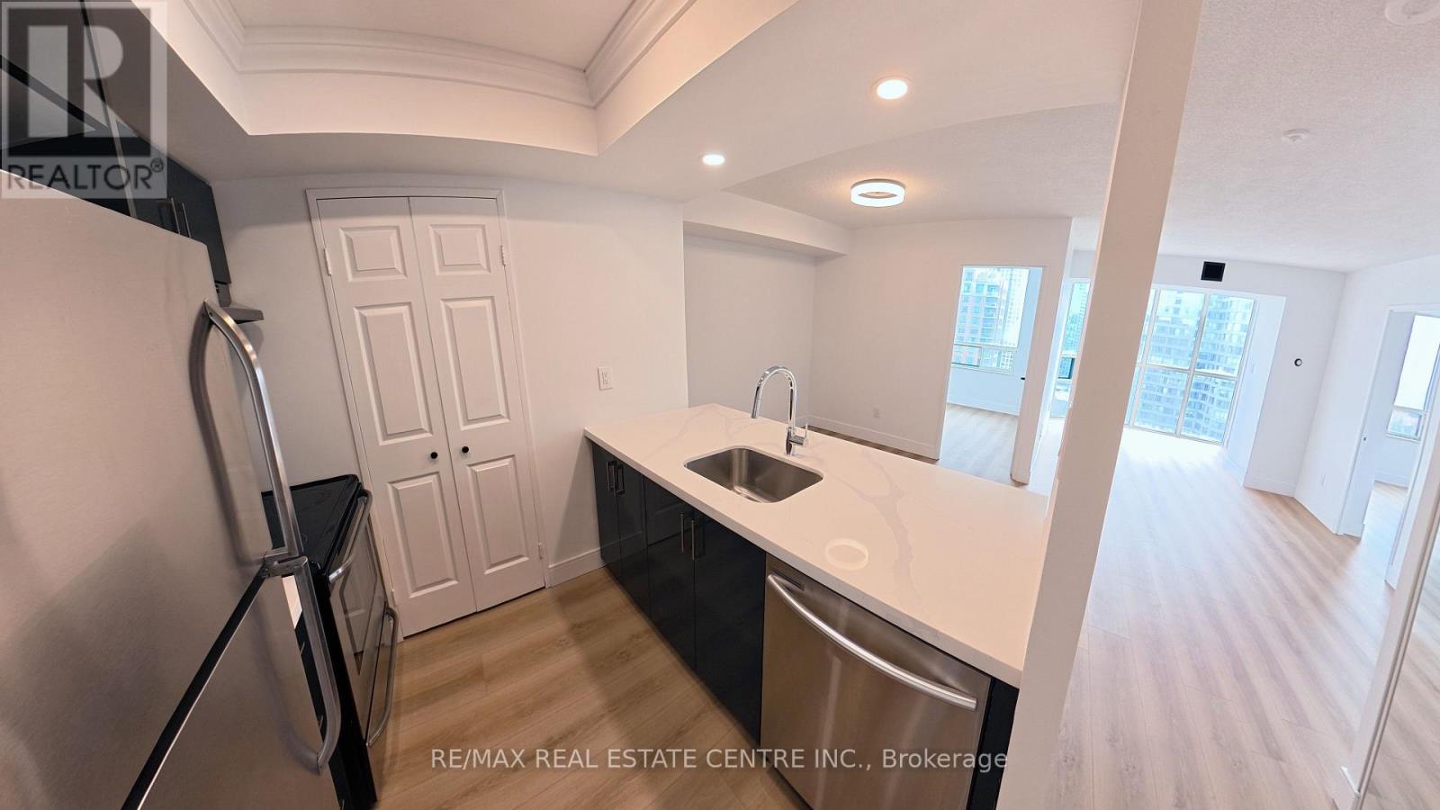 1812 - 265 Enfield Place, Mississauga, Ontario  L5B 3Y6 - Photo 42 - W12553420