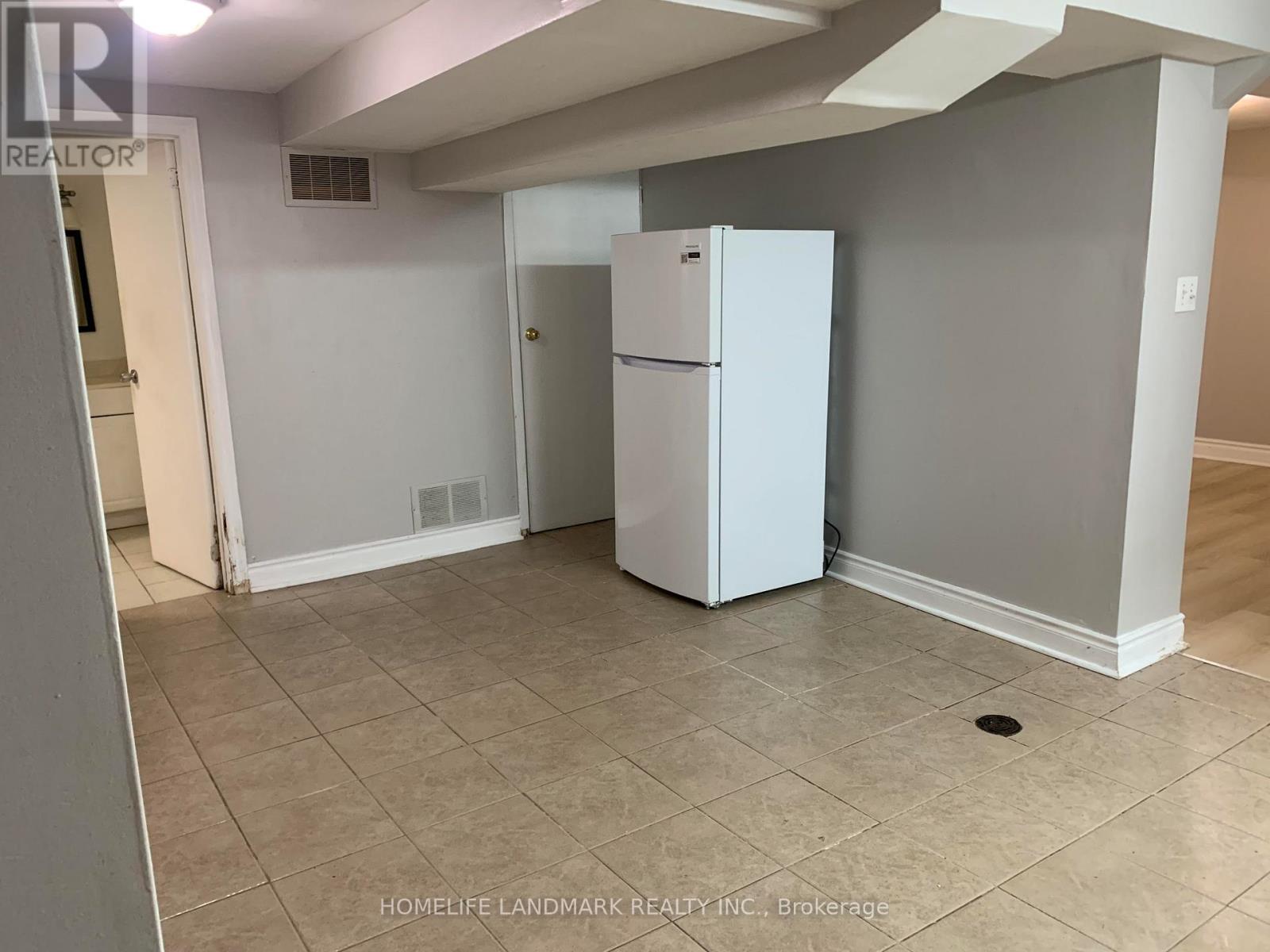 ( Lower ) - 5 Tulloch Drive, Ajax, Ontario  L1S 2S3 - Photo 4 - E12555480