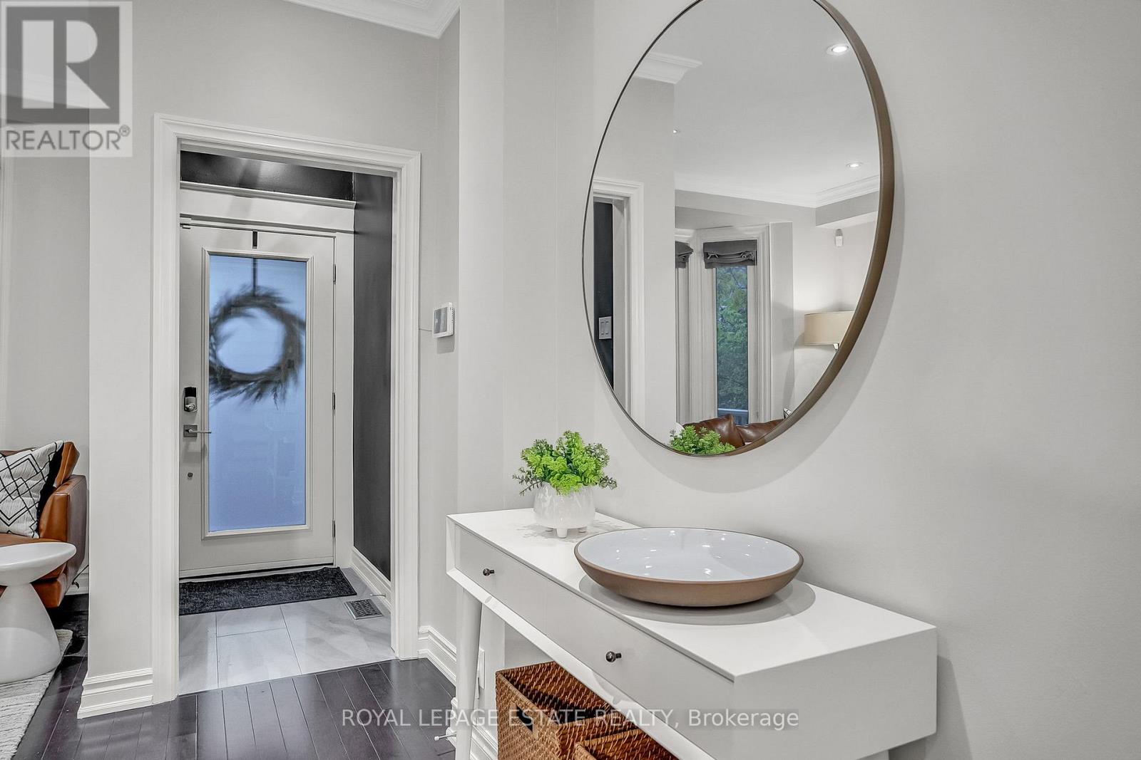 180 Withrow Avenue, Toronto, Ontario  M4K 1E1 - Photo 6 - E12555484