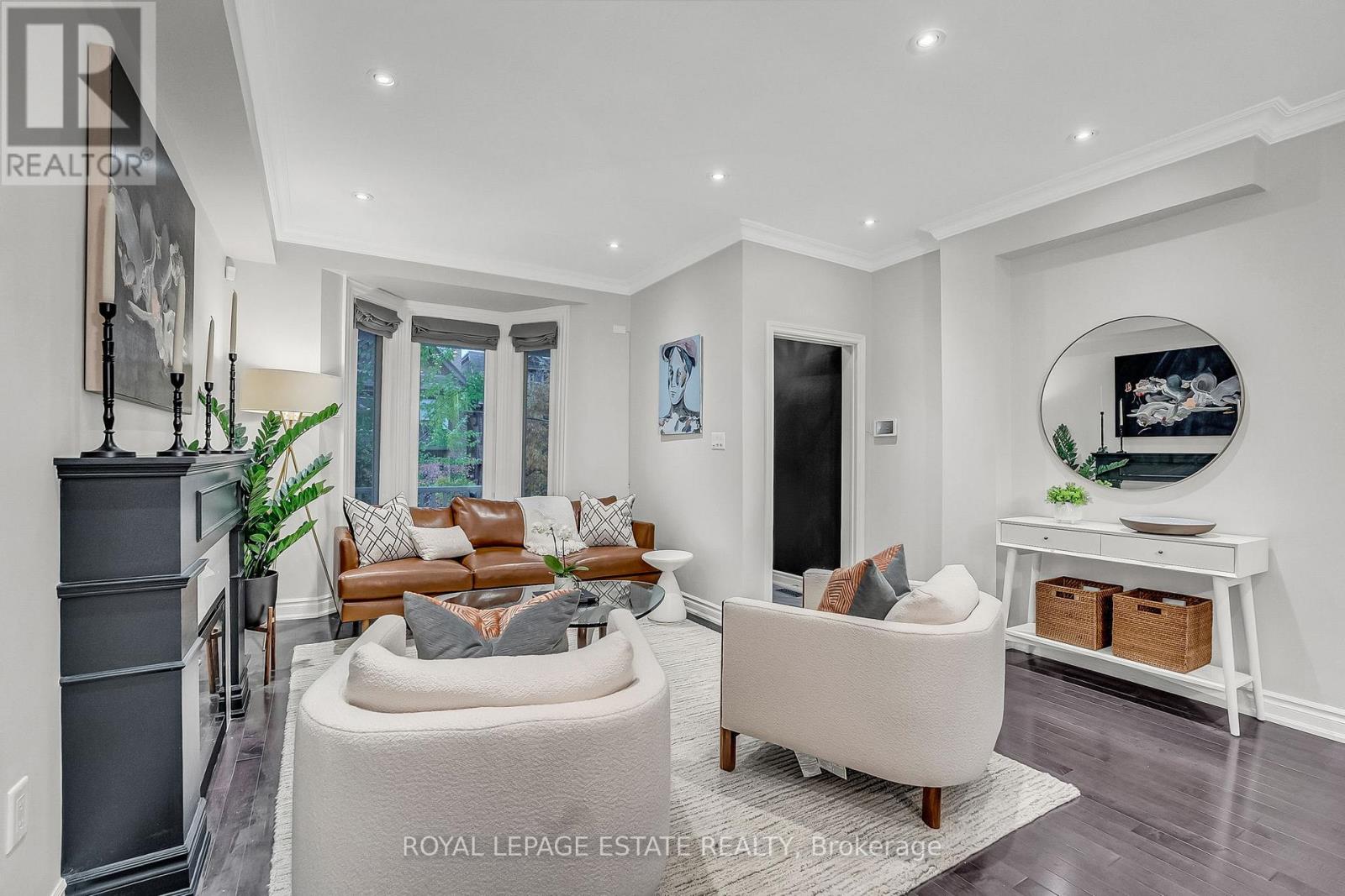 180 Withrow Avenue, Toronto, Ontario  M4K 1E1 - Photo 8 - E12555484