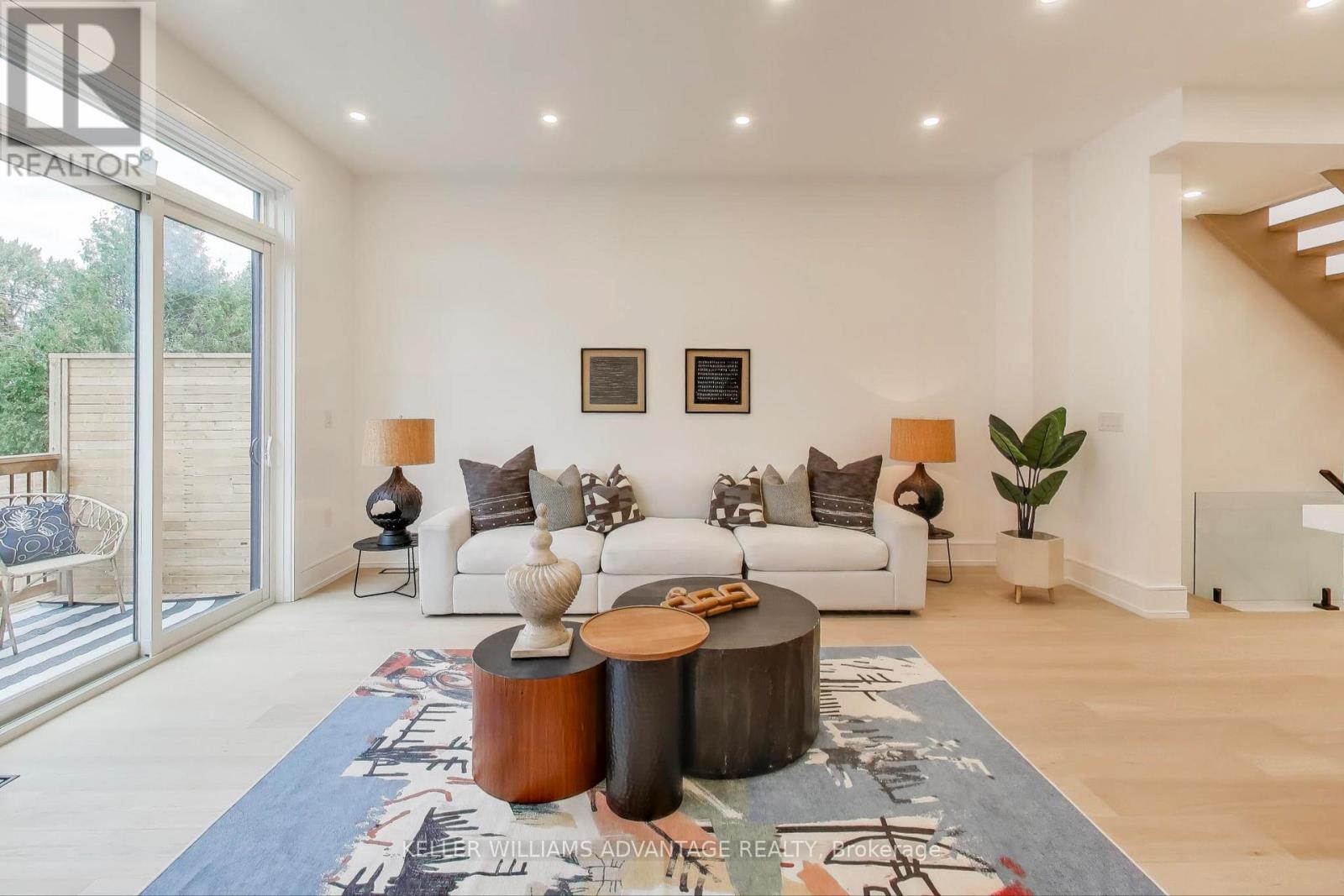 102 Yardley Avenue, Toronto, Ontario  M4B 2B1 - Photo 12 - E12555486