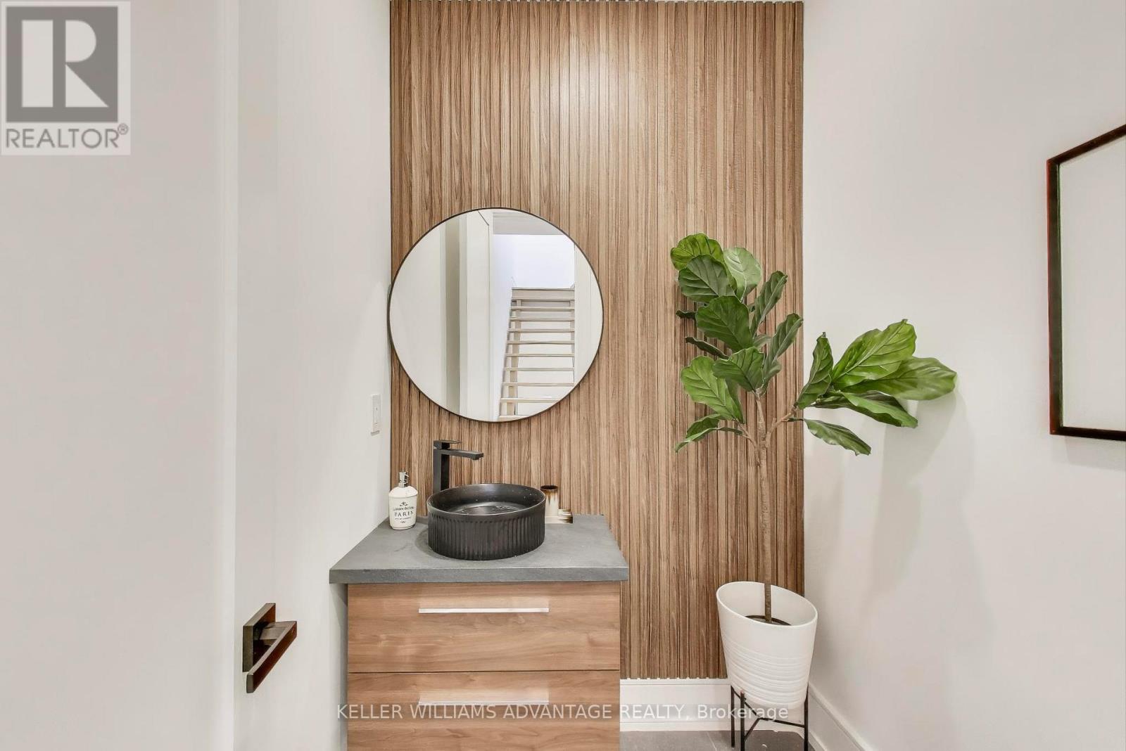 102 Yardley Avenue, Toronto, Ontario  M4B 2B1 - Photo 14 - E12555486