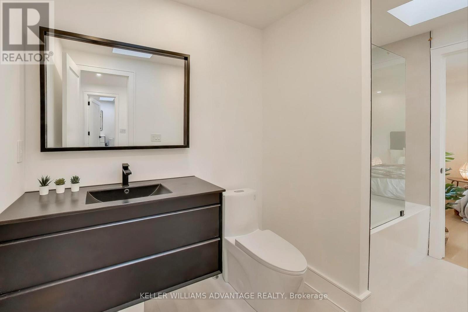 102 Yardley Avenue, Toronto, Ontario  M4B 2B1 - Photo 25 - E12555486