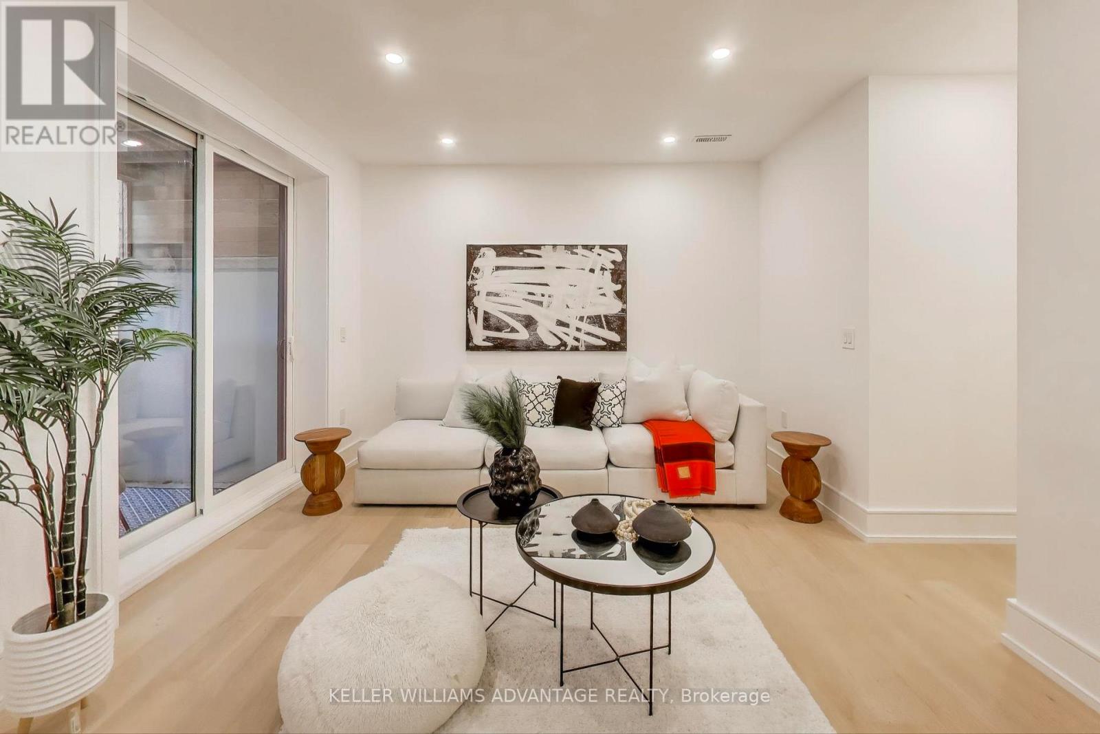 102 Yardley Avenue, Toronto, Ontario  M4B 2B1 - Photo 33 - E12555486