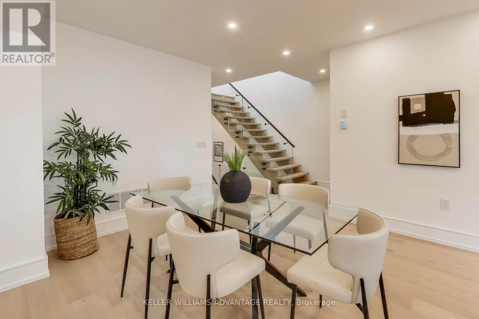 102 Yardley Avenue, Toronto, Ontario  M4B 2B1 - Photo 7 - E12555486