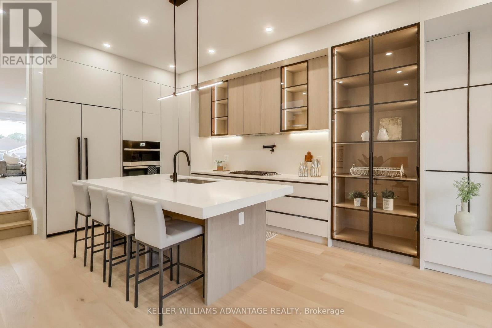 102 Yardley Avenue, Toronto, Ontario  M4B 2B1 - Photo 8 - E12555486