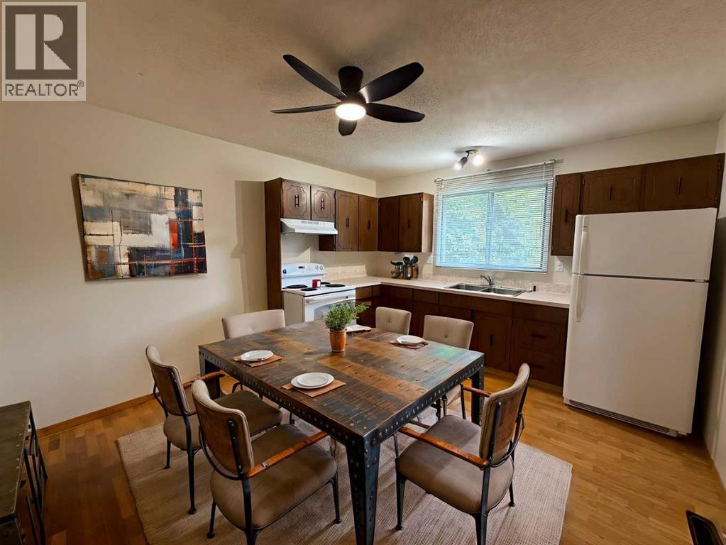 4206, 4208 44 Street, Ponoka, Alberta  T4J 1B8 - Photo 5 - A2237092