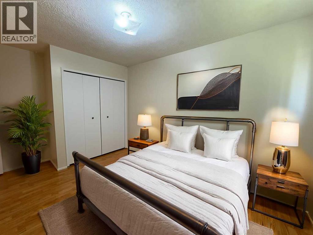 4206, 4208 44 Street, Ponoka, Alberta  T4J 1B8 - Photo 7 - A2237092