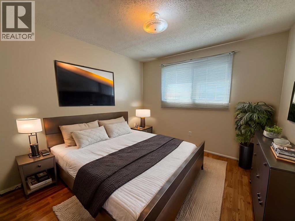 4206, 4208 44 Street, Ponoka, Alberta  T4J 1B8 - Photo 11 - A2237092