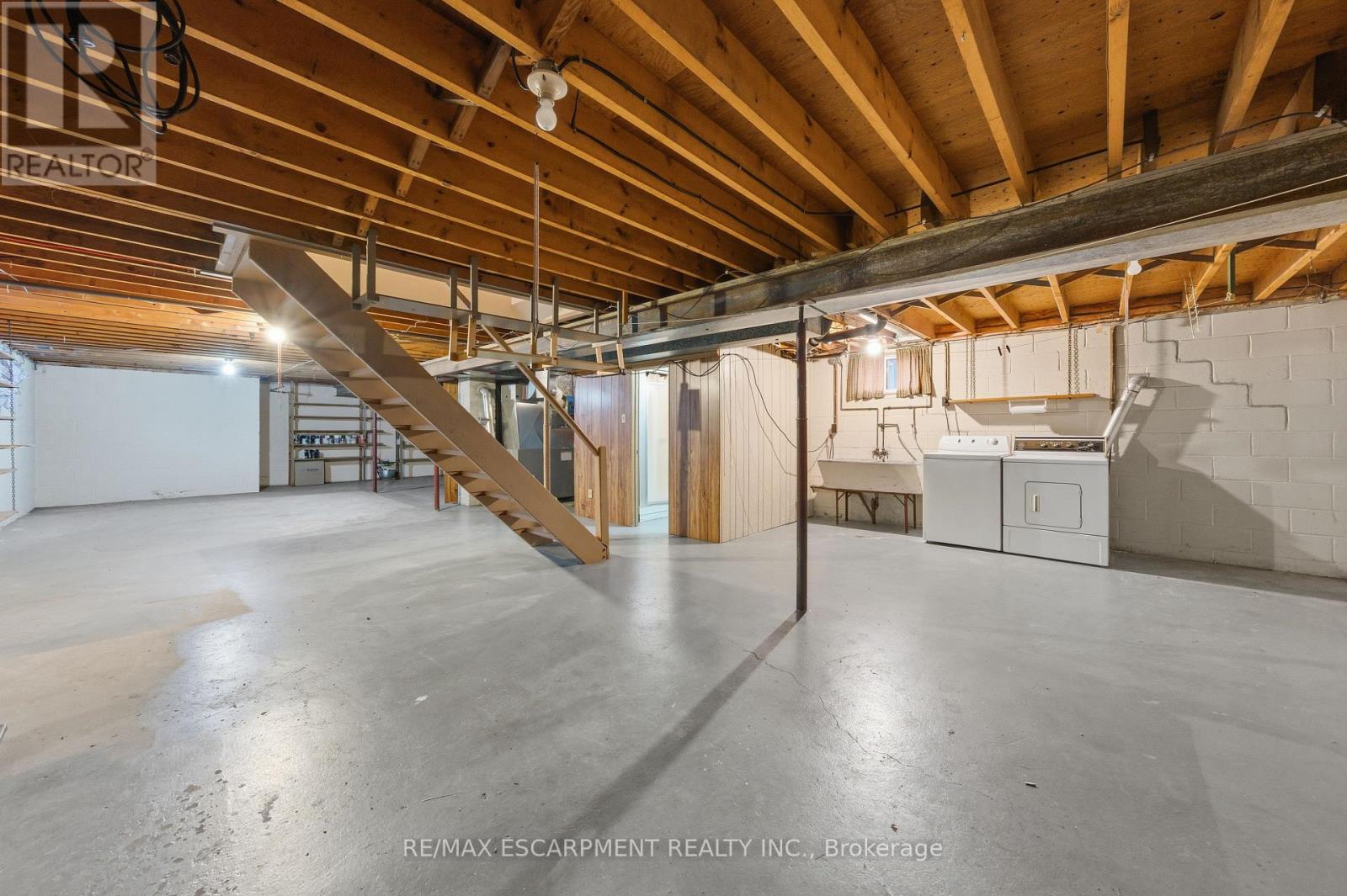 8 Fawell Avenue, St. Catharines, Ontario L2S 2V4 - Photo 28 - X12546734