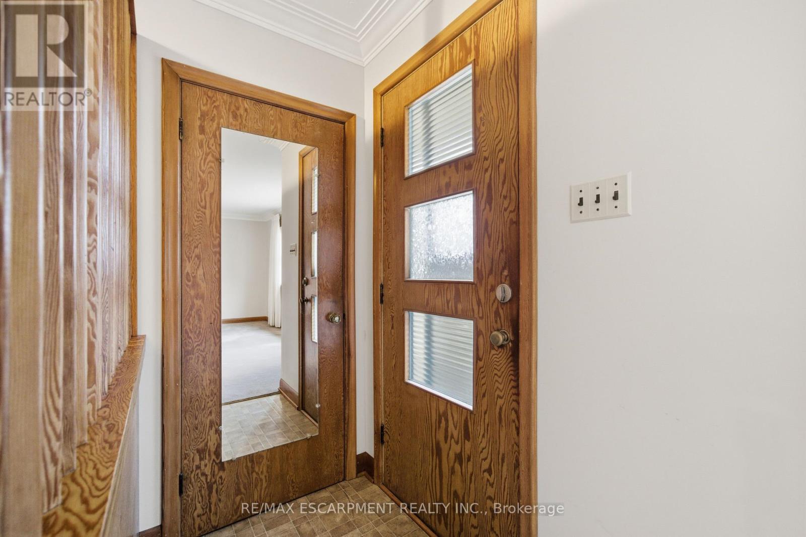 8 Fawell Avenue, St. Catharines, Ontario L2S 2V4 - Photo 13 - X12546734