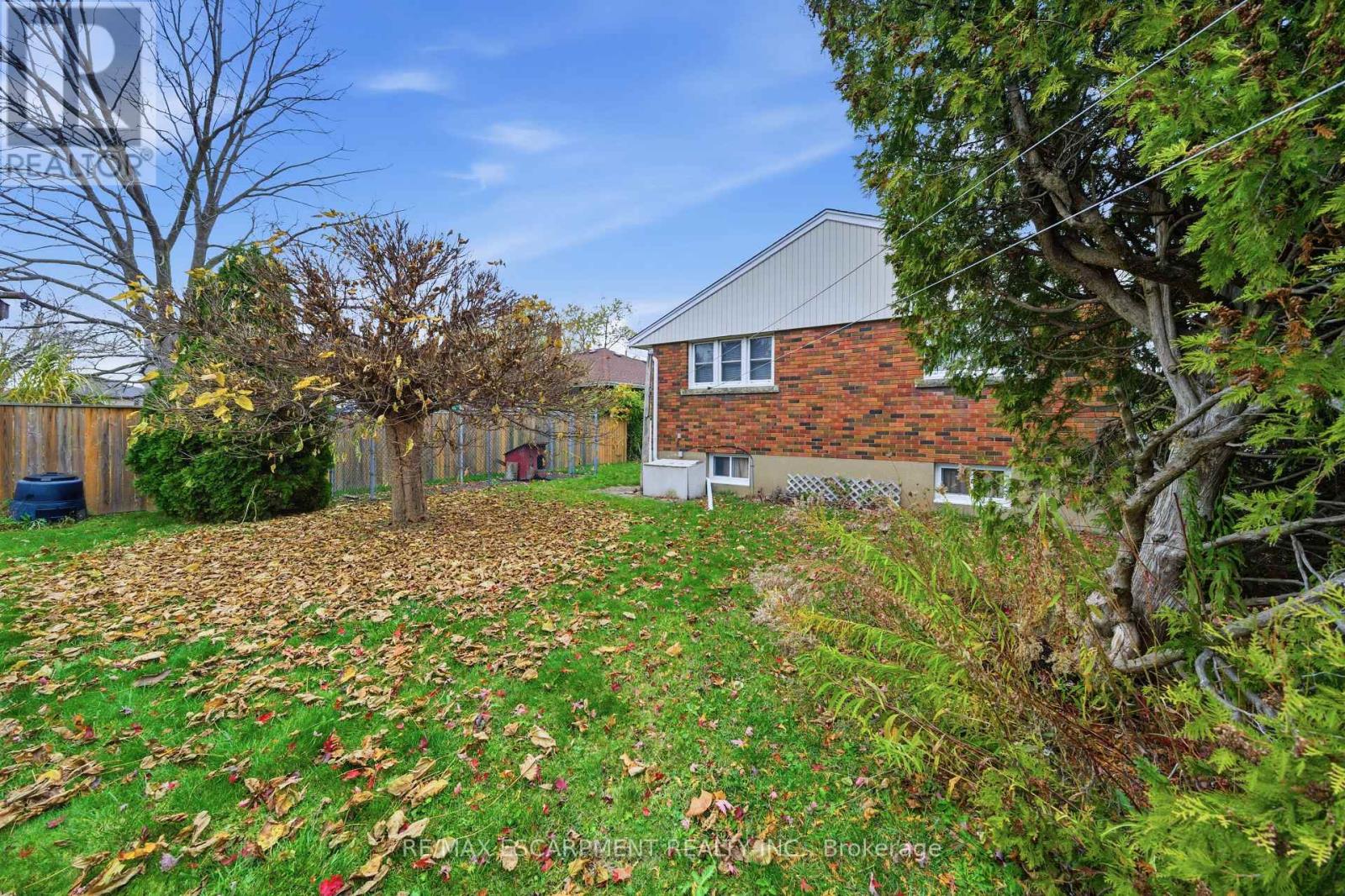 8 Fawell Avenue, St. Catharines, Ontario L2S 2V4 - Photo 31 - X12546734