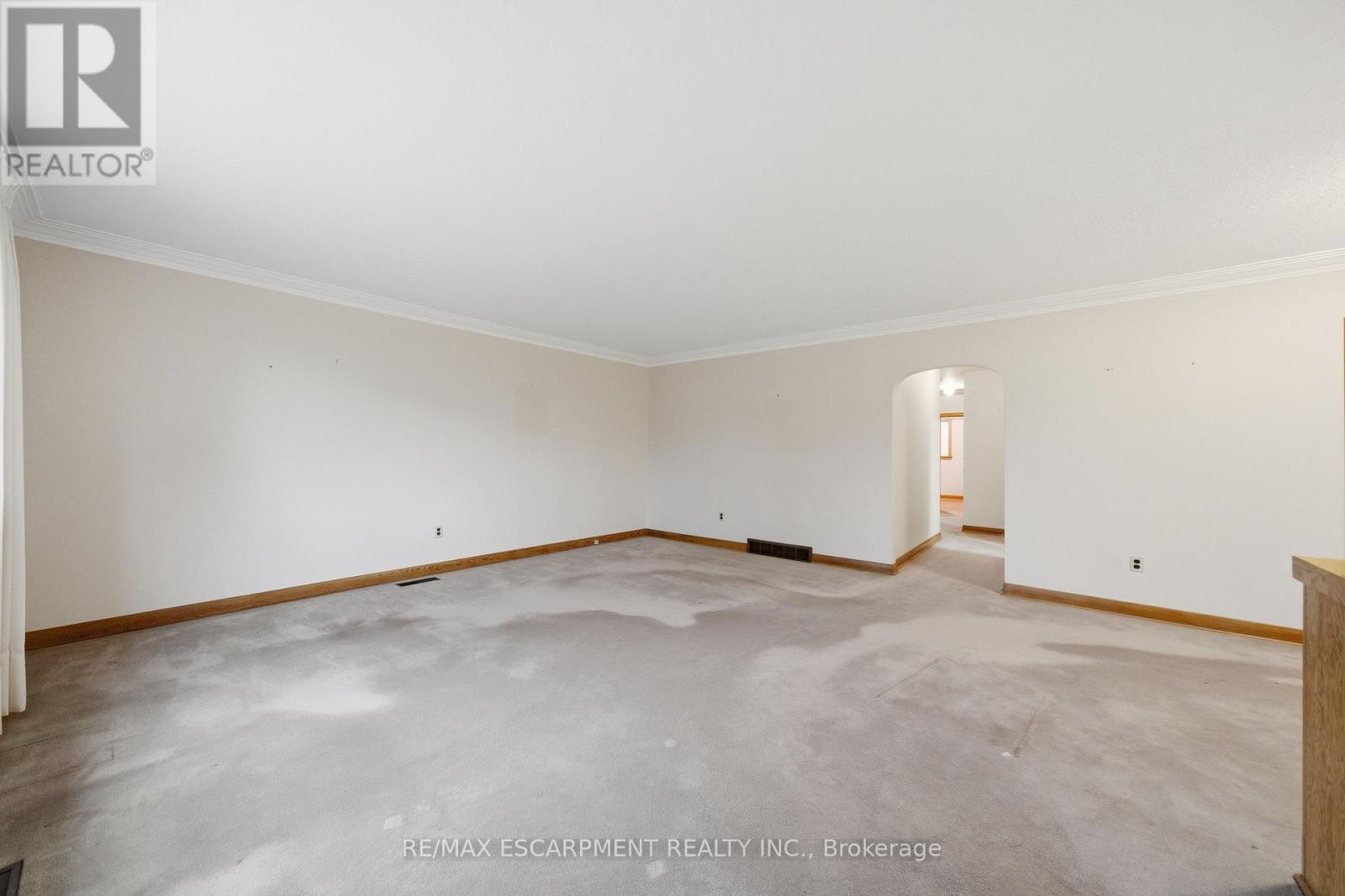 8 Fawell Avenue, St. Catharines, Ontario L2S 2V4 - Photo 17 - X12546734