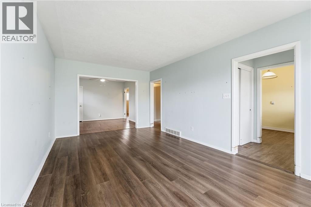 144 Hoover Crescent, Hamilton, Ontario L9A 3H3 - Photo 4 - 40788393