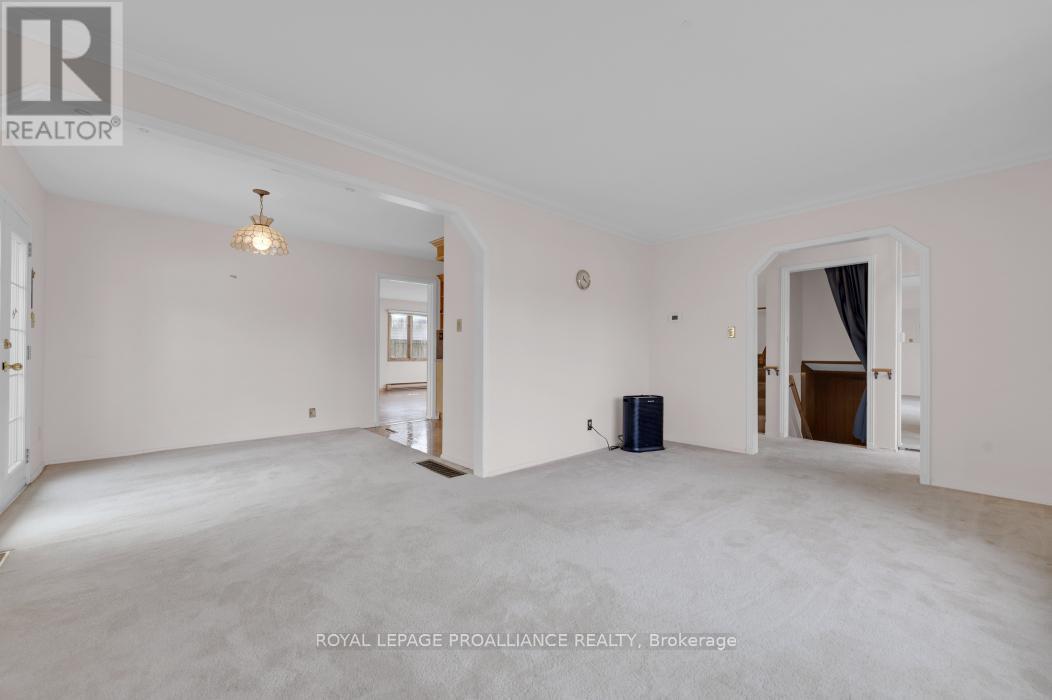 48 Janlyn Crescent, Belleville, Ontario K8N 1L2 - Photo 11 - X12555588