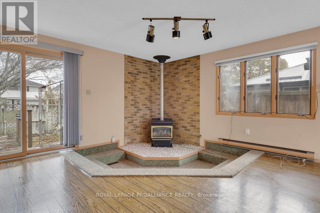 48 Janlyn Crescent, Belleville, Ontario K8N 1L2 - Photo 18 - X12555588