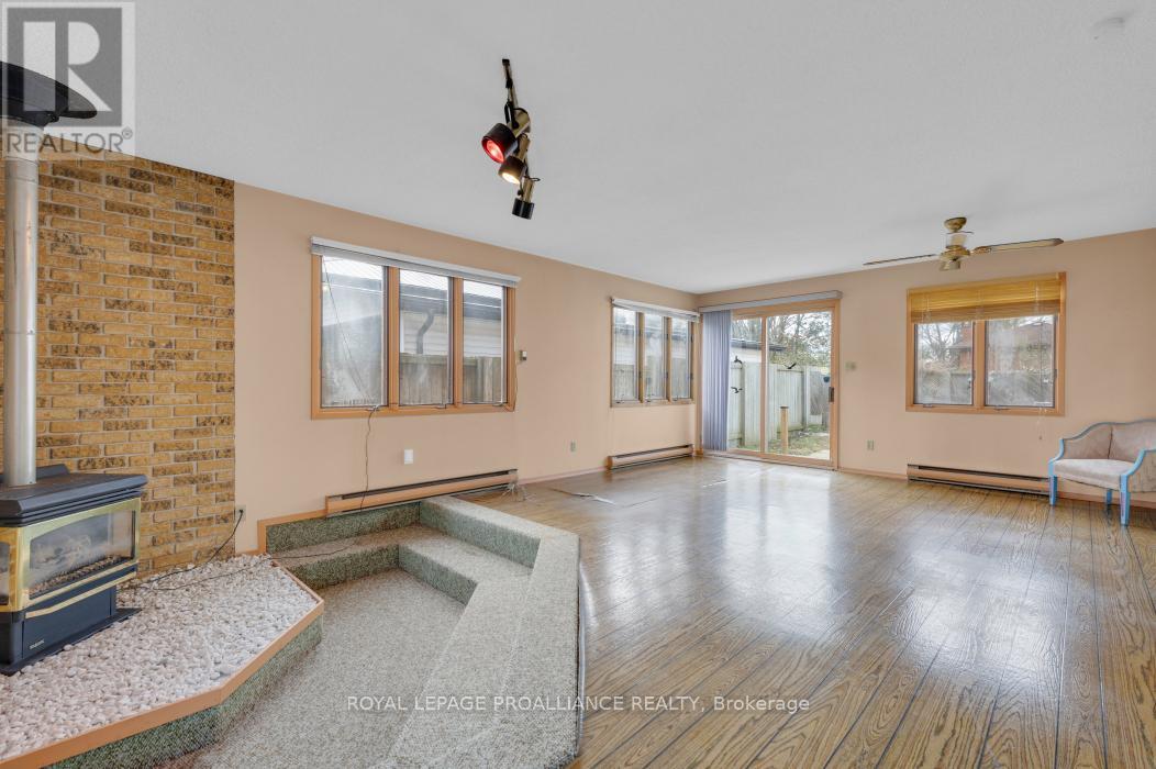 48 Janlyn Crescent, Belleville, Ontario K8N 1L2 - Photo 19 - X12555588