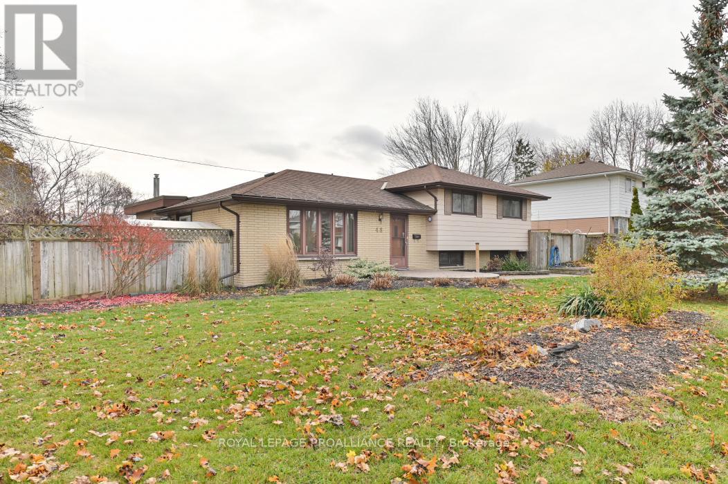 48 Janlyn Crescent, Belleville, Ontario K8N 1L2 - Photo 2 - X12555588