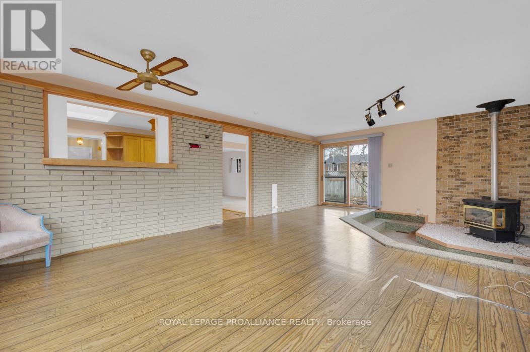 48 Janlyn Crescent, Belleville, Ontario K8N 1L2 - Photo 21 - X12555588