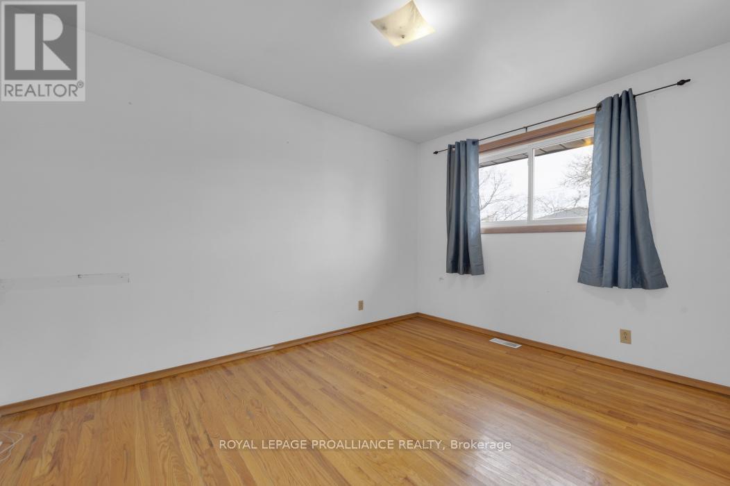 48 Janlyn Crescent, Belleville, Ontario K8N 1L2 - Photo 24 - X12555588