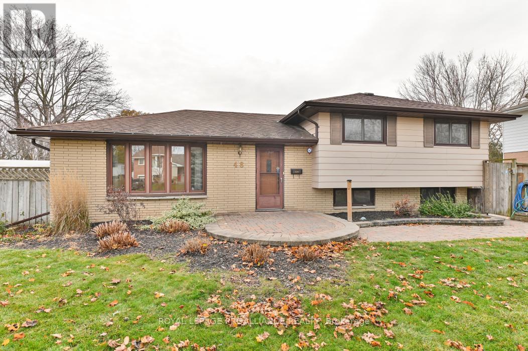 48 Janlyn Crescent, Belleville, Ontario K8N 1L2 - Photo 3 - X12555588