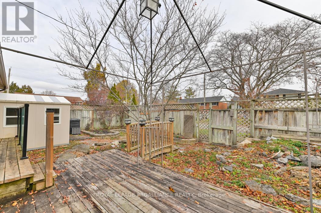 48 Janlyn Crescent, Belleville, Ontario K8N 1L2 - Photo 33 - X12555588