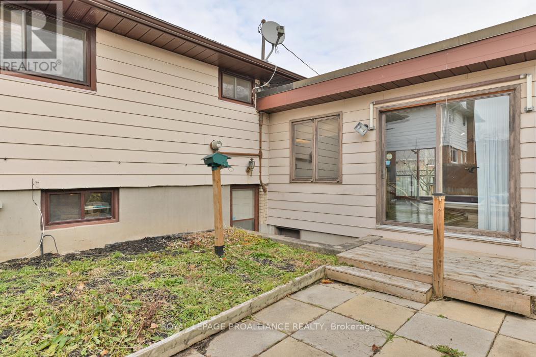 48 Janlyn Crescent, Belleville, Ontario K8N 1L2 - Photo 38 - X12555588