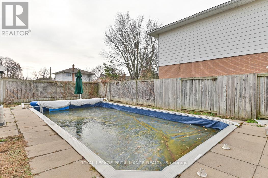 48 Janlyn Crescent, Belleville, Ontario K8N 1L2 - Photo 41 - X12555588