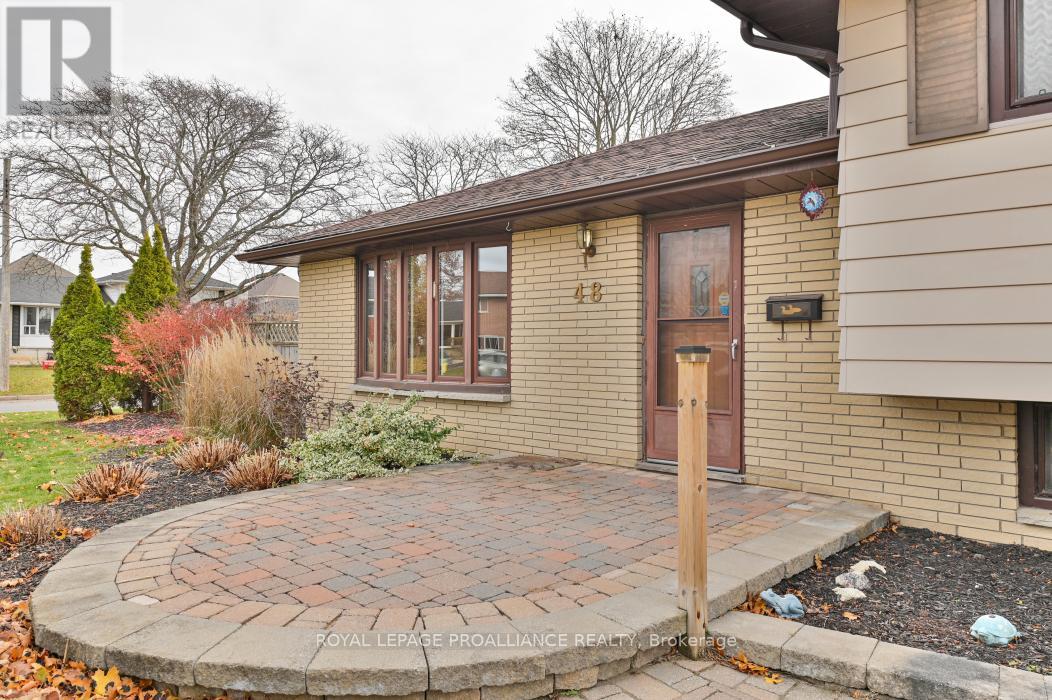 48 Janlyn Crescent, Belleville, Ontario K8N 1L2 - Photo 5 - X12555588