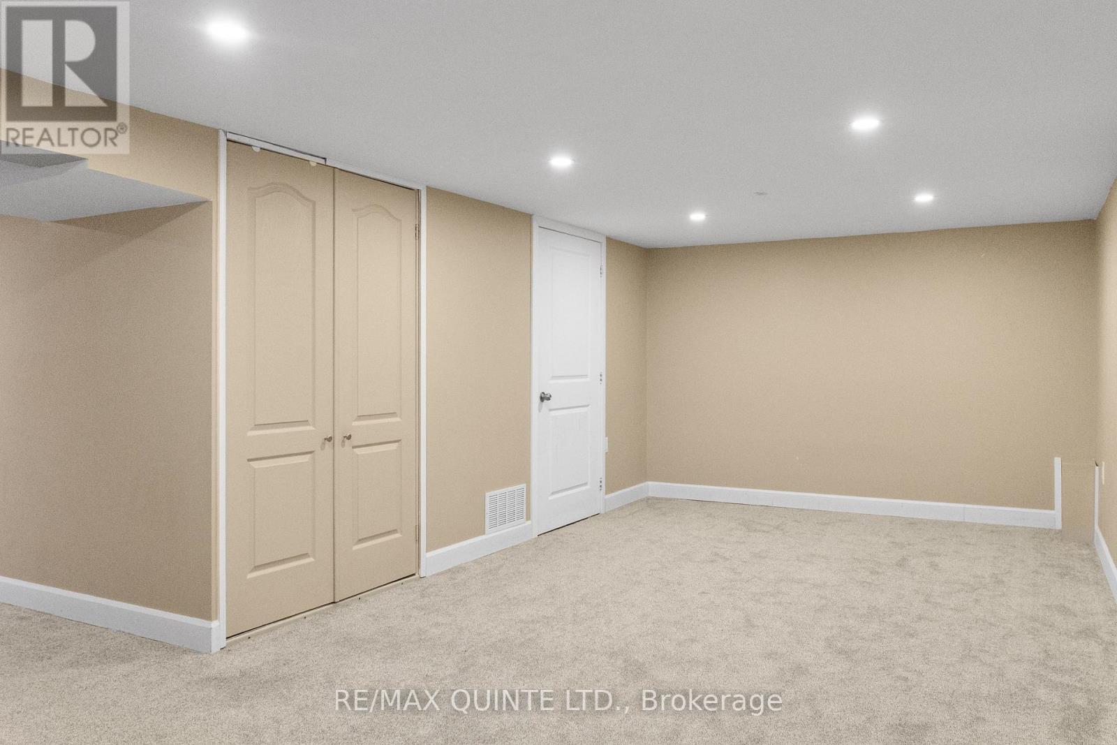 329 Bridge Street E, Belleville, Ontario K8N 1P5 - Photo 30 - X12555602