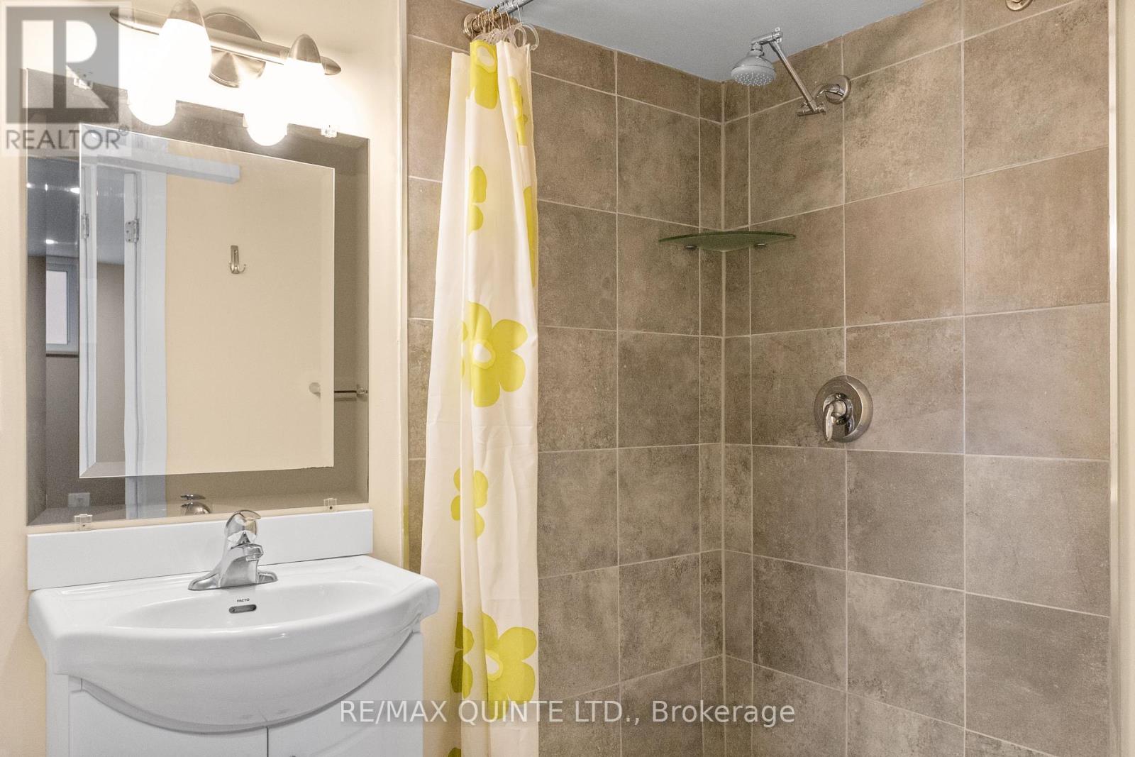 329 Bridge Street E, Belleville, Ontario K8N 1P5 - Photo 32 - X12555602