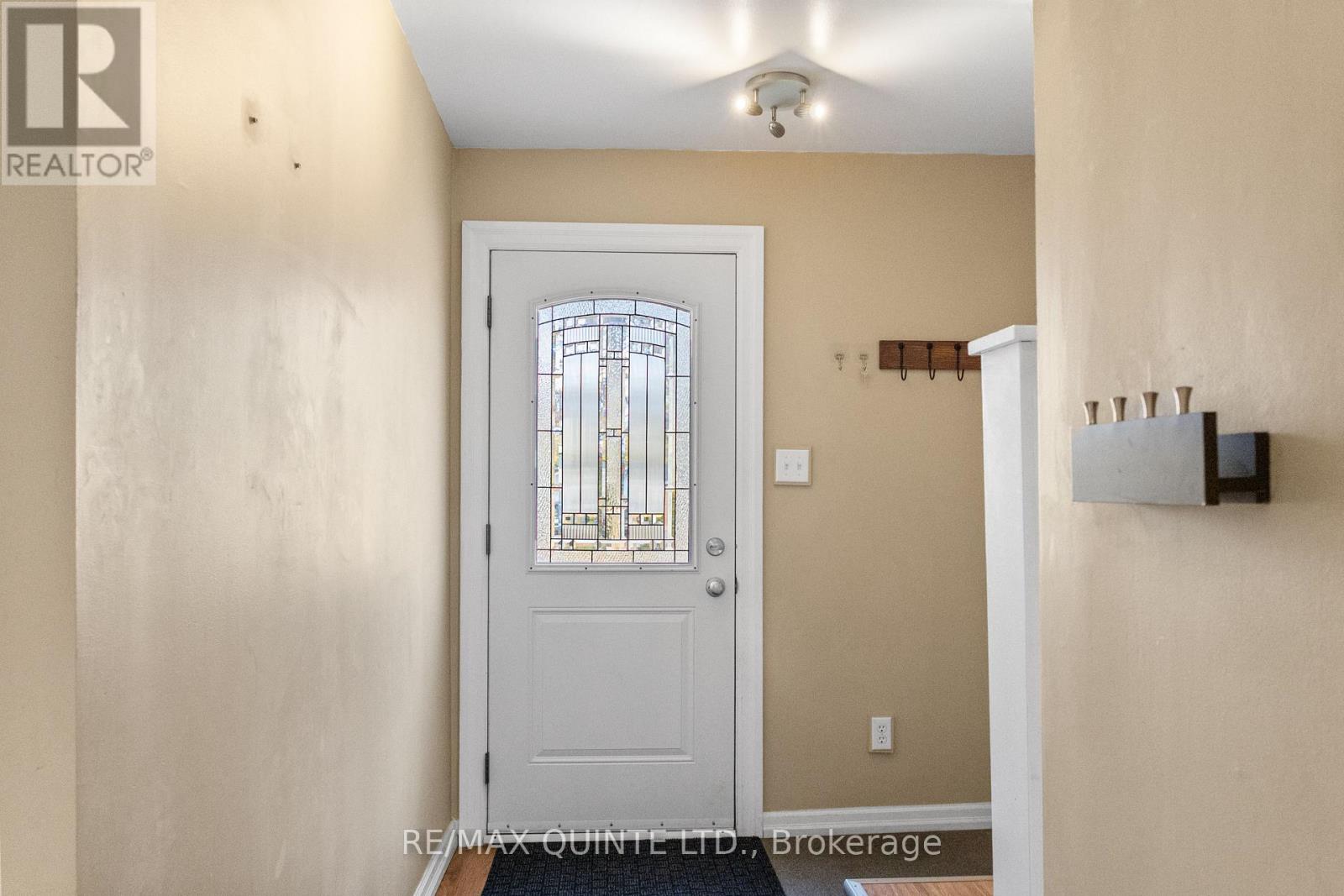 329 Bridge Street E, Belleville, Ontario K8N 1P5 - Photo 6 - X12555602