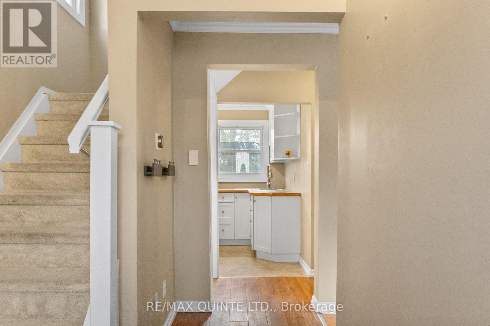 329 Bridge Street E, Belleville, Ontario K8N 1P5 - Photo 7 - X12555602