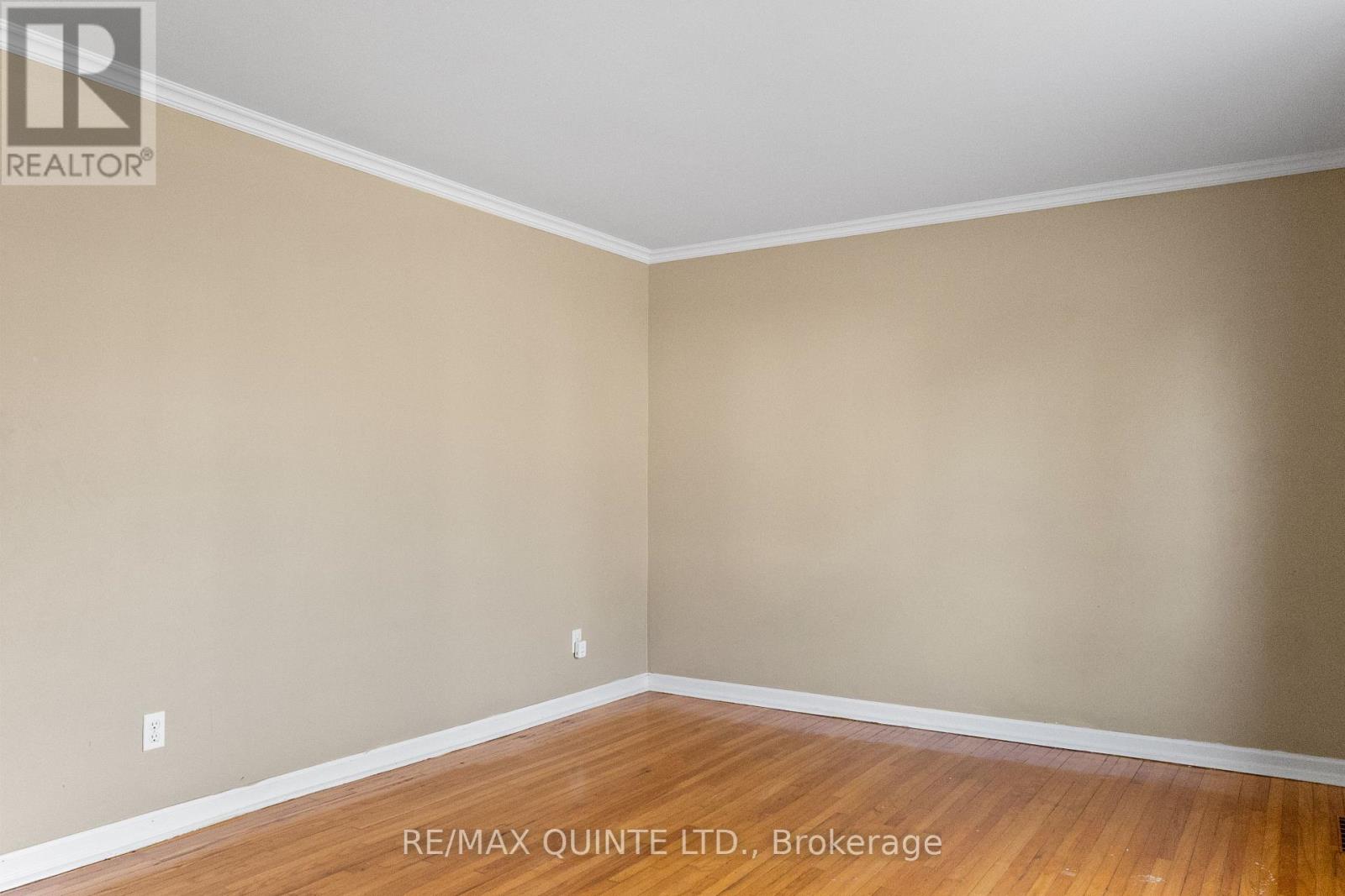 329 Bridge Street E, Belleville, Ontario K8N 1P5 - Photo 9 - X12555602