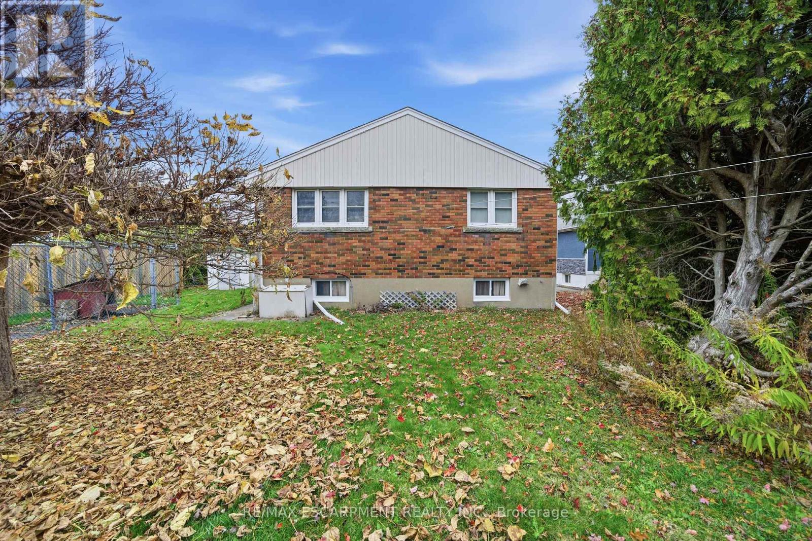 8 Fawell Avenue, St. Catharines, Ontario L2S 2V4 - Photo 30 - X12546734