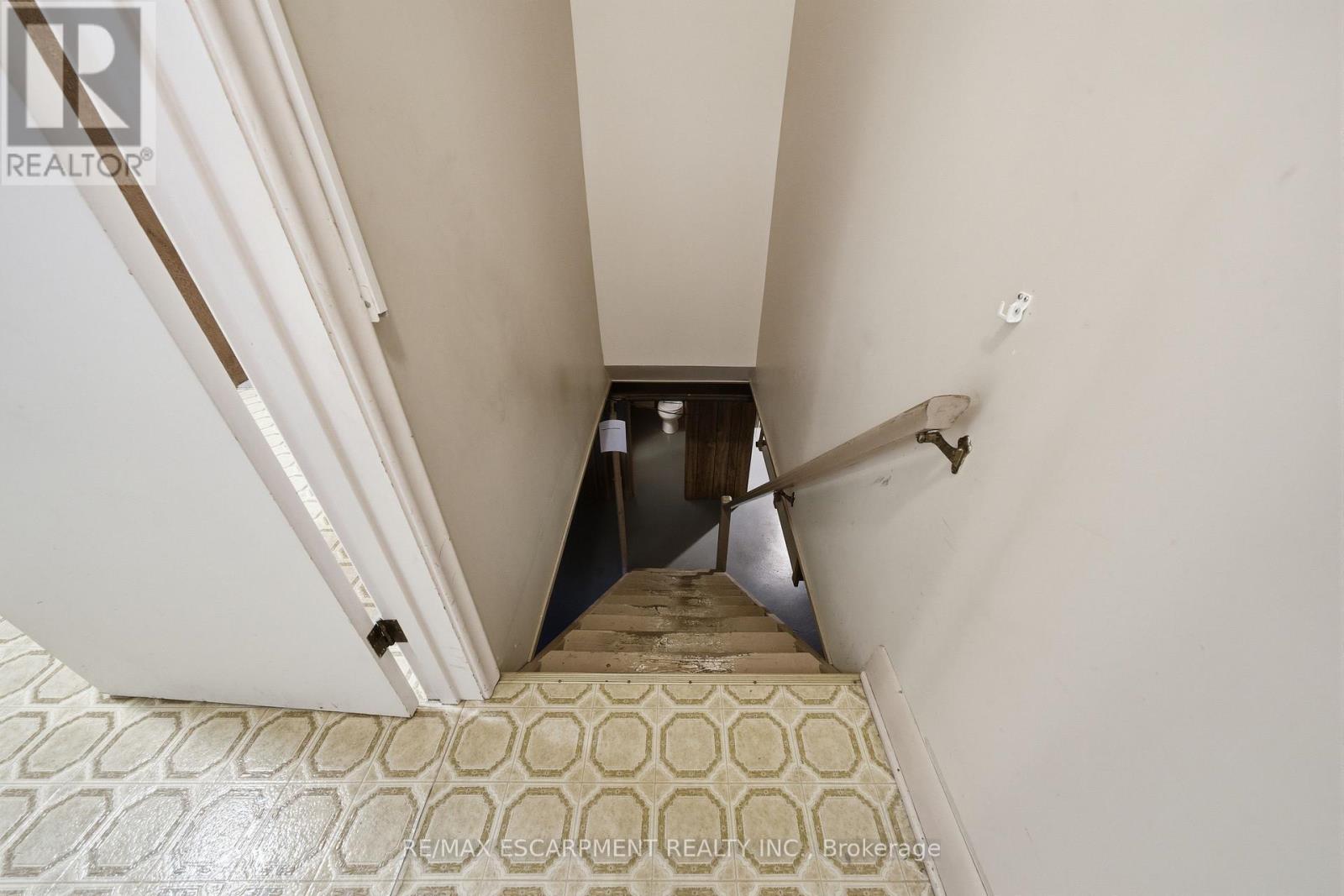 8 Fawell Avenue, St. Catharines, Ontario L2S 2V4 - Photo 25 - X12546734