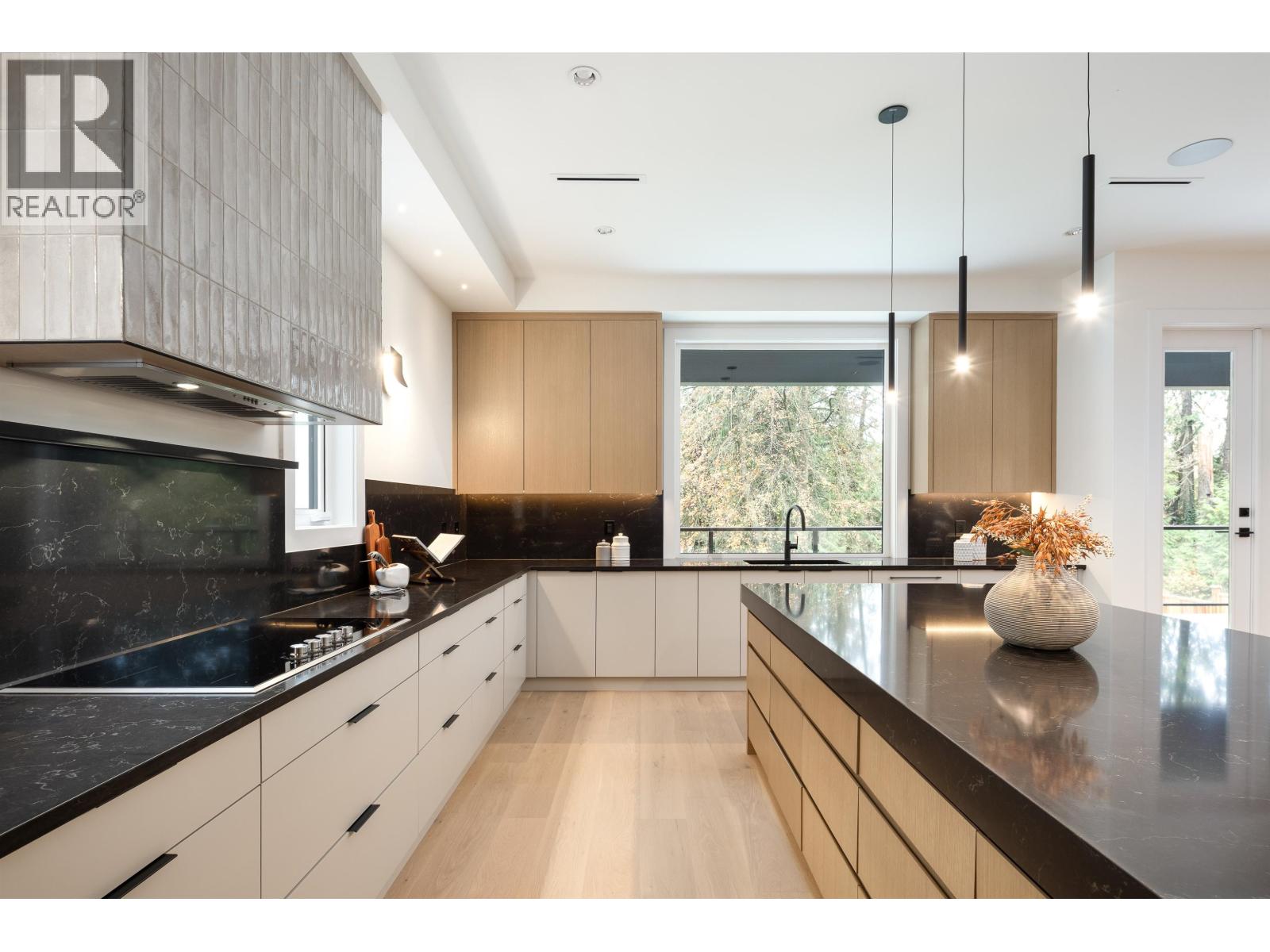 1419 Pipeline Place, Coquitlam, British Columbia  V3E 0V4 - Photo 10 - R3068030