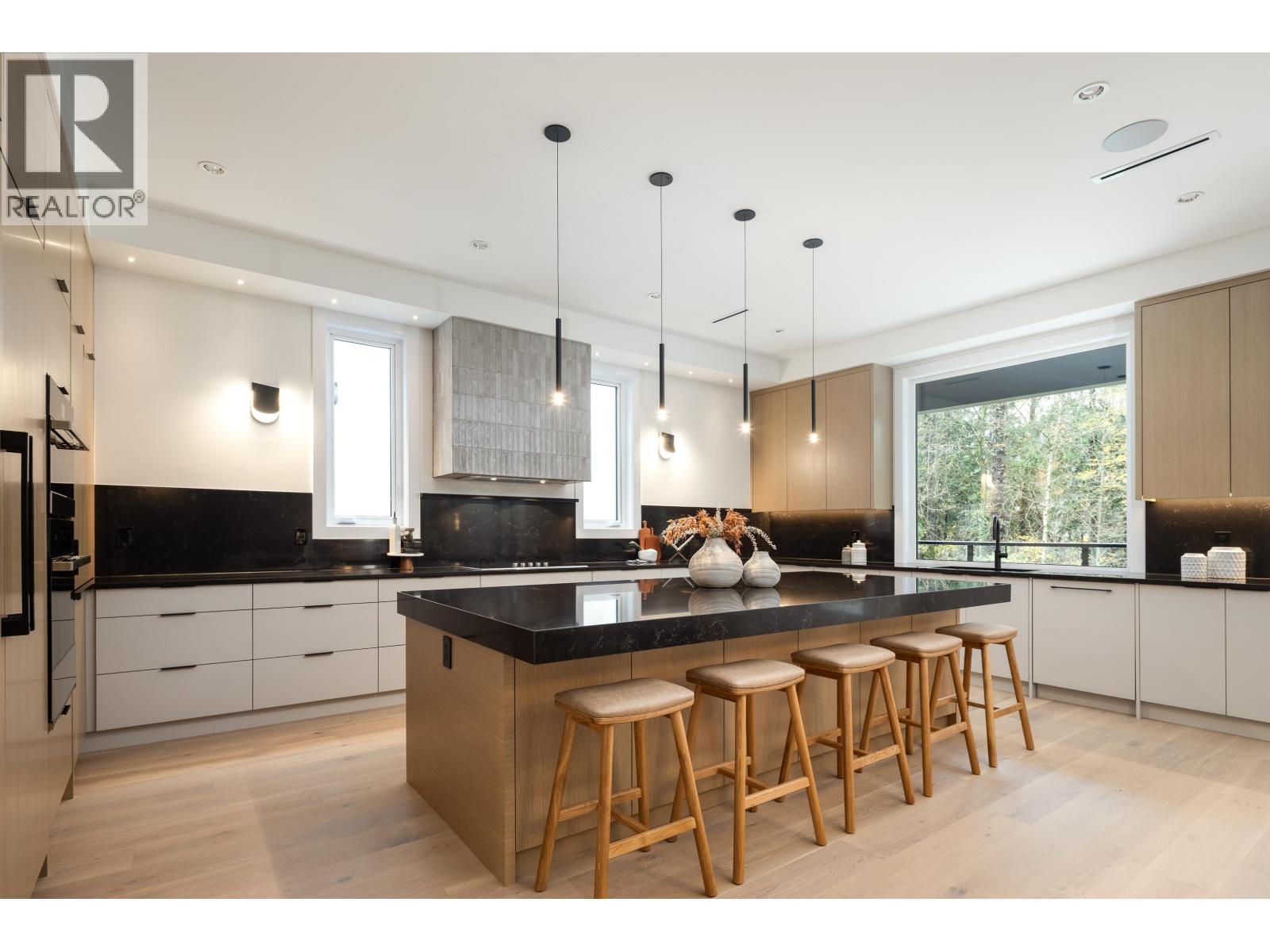 1419 Pipeline Place, Coquitlam, British Columbia  V3E 0V4 - Photo 9 - R3068030