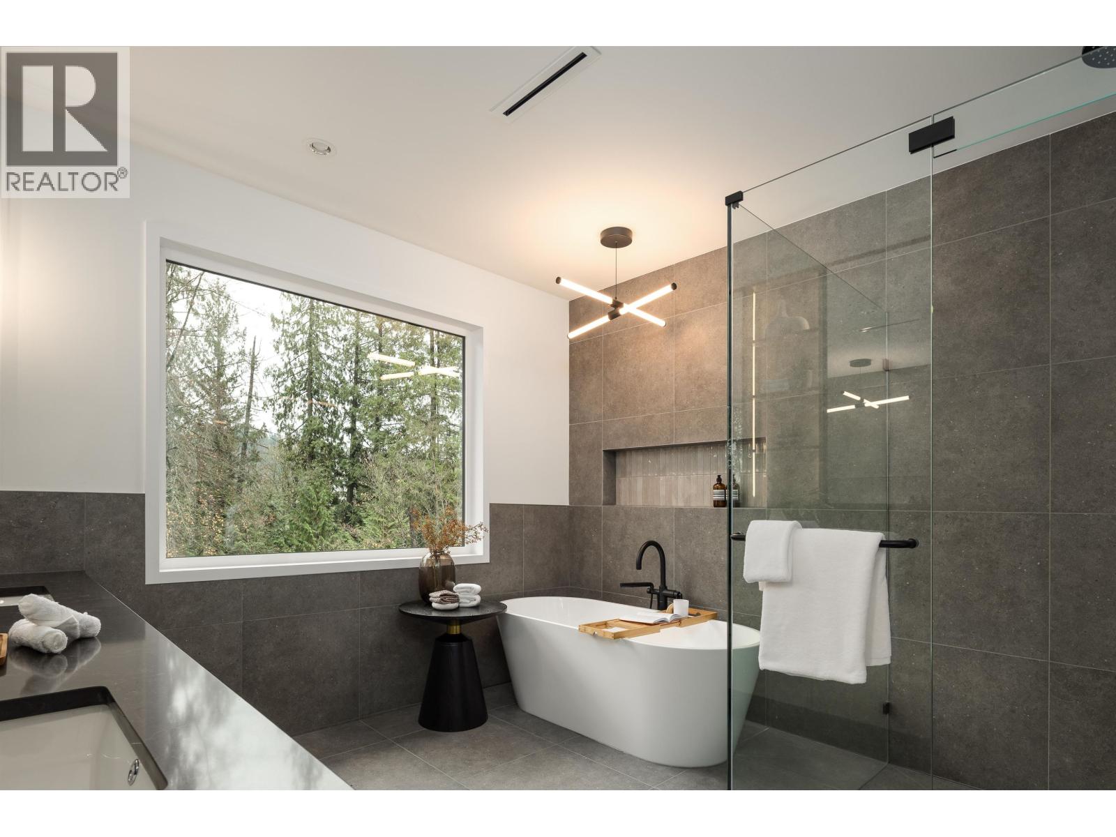 1419 Pipeline Place, Coquitlam, British Columbia  V3E 0V4 - Photo 24 - R3068030