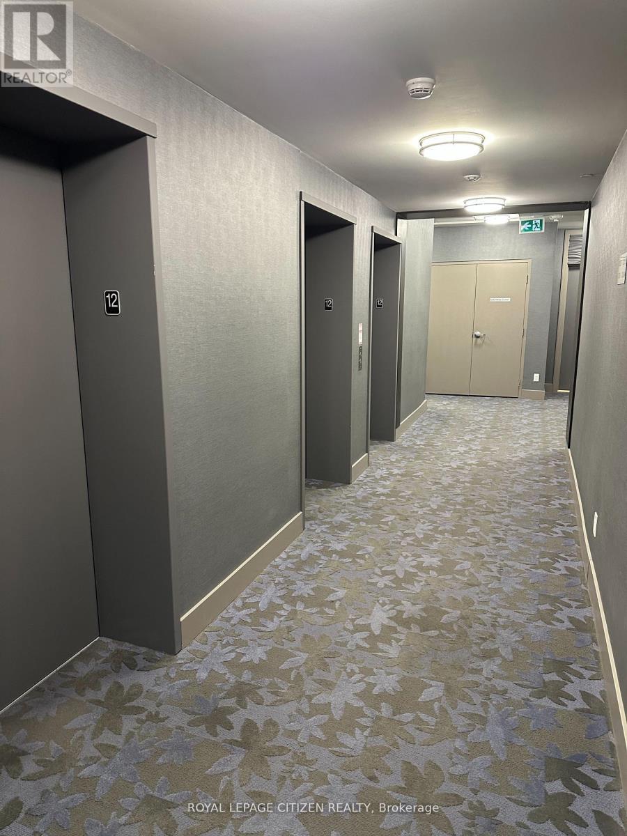 1202 - 9618 Yonge Street N, Richmond Hill, Ontario  L4C 0X5 - Photo 3 - N12555440