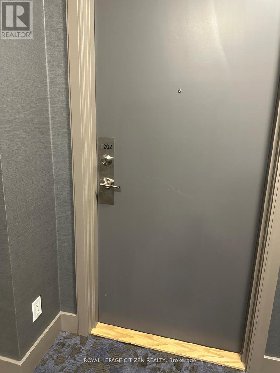 1202 - 9618 Yonge Street N, Richmond Hill, Ontario  L4C 0X5 - Photo 4 - N12555440