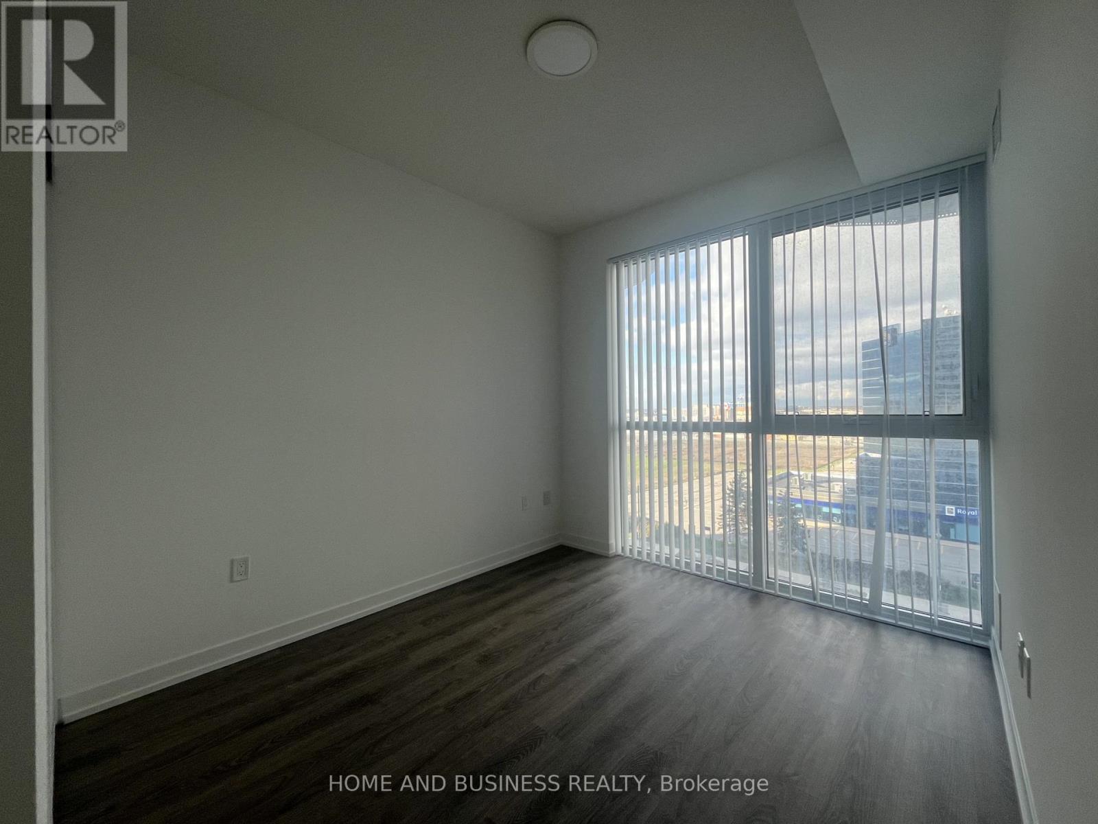 703 - 8 Interchange Way, Vaughan, Ontario  L4K 5Z7 - Photo 10 - N12555516